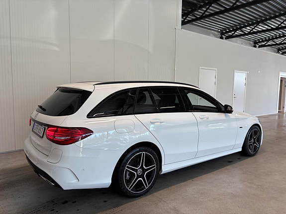 Mercedes-Benz C300 3 of 22