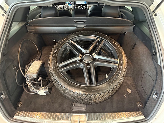 Mercedes-Benz C300 22 of 22