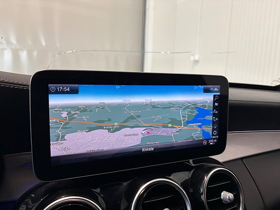 Mercedes-Benz C300 13 of 22