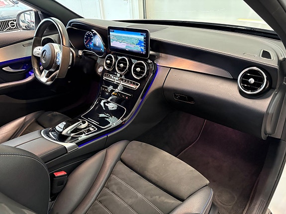 Mercedes-Benz C300 11 of 22