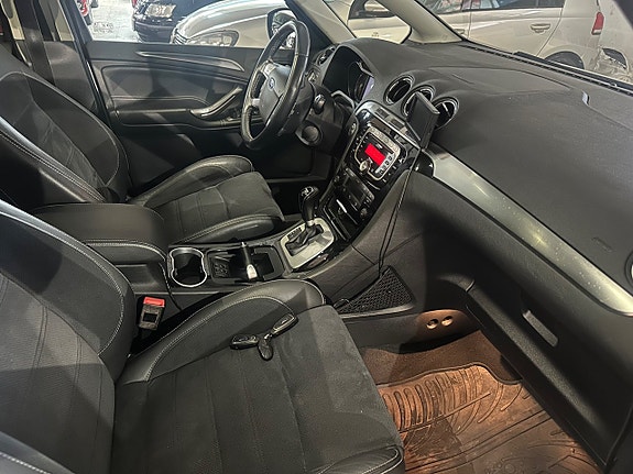 Ford S-MAX 7 of 13