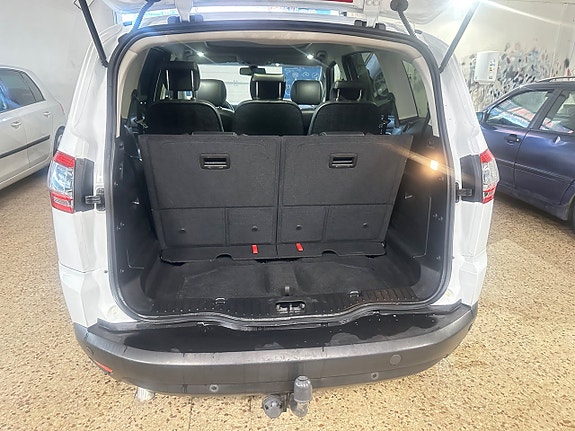 Ford S-MAX 12 of 13