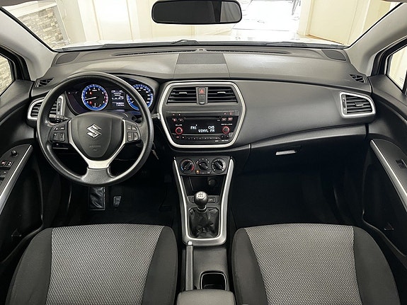 Suzuki S-Cross 14 of 19