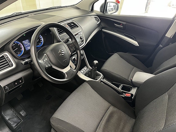 Suzuki S-Cross 12 of 19