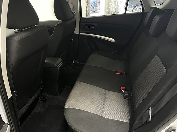 Suzuki S-Cross 16 of 19