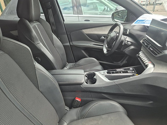 Peugeot 3008 4 of 4