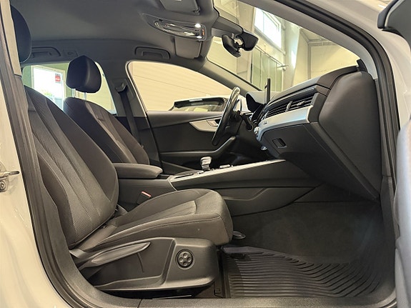 Audi A4 9 of 22