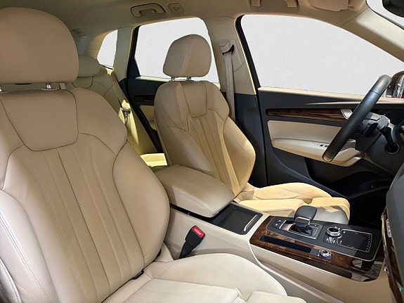 Audi Q5 7 of 16