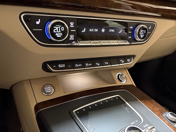 Audi Q5 11 of 16