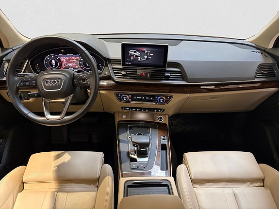 Audi Q5 8 of 16