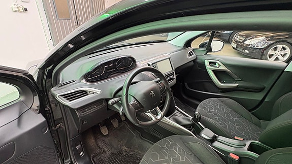 Peugeot 2008 11 of 18