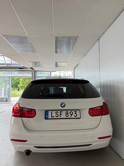 BMW 318d 8 of 13