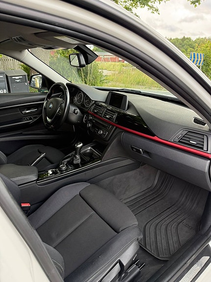 BMW 318d 5 of 13