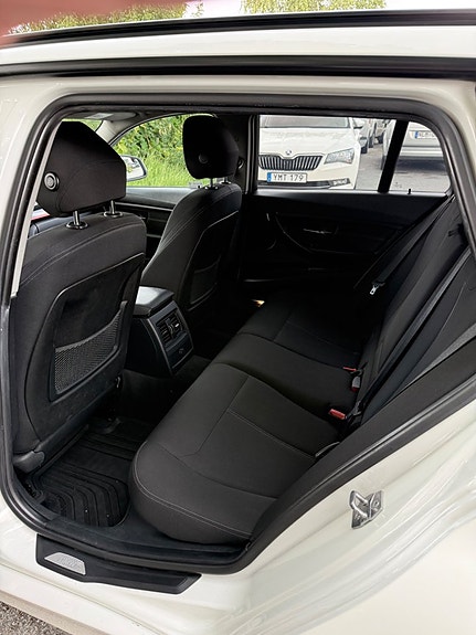 BMW 318d 6 of 13