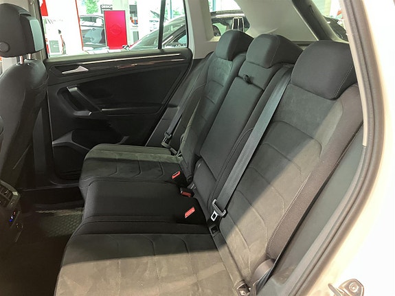 Volkswagen Tiguan 10 of 14