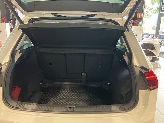 Volkswagen Tiguan 6 of 14