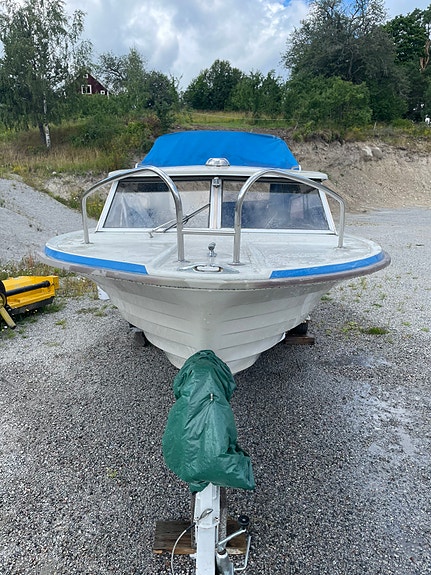 Draco 20HT Mercruiser 4 of 5