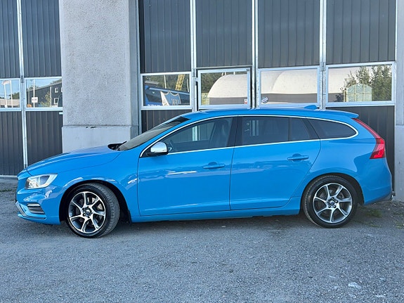 Volvo V60 2 of 18