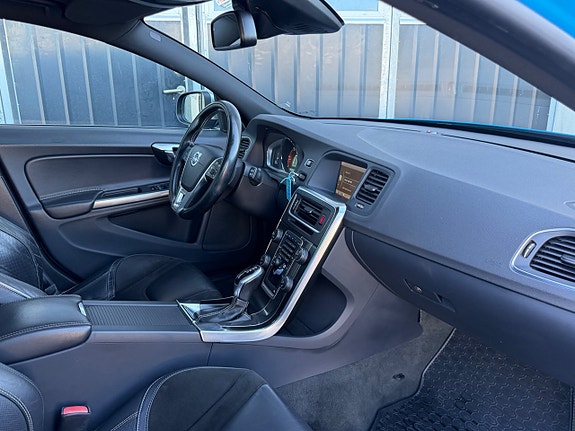 Volvo V60 14 of 18