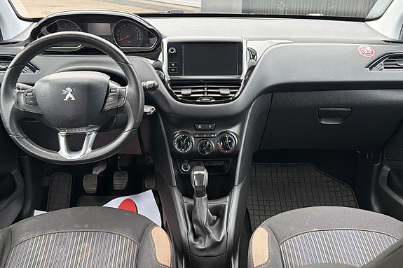 Peugeot 208 5 of 5