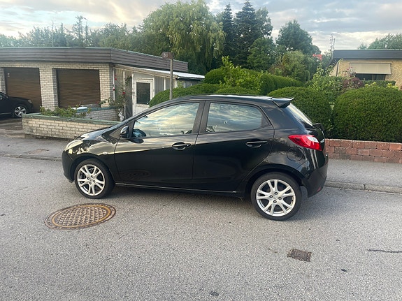 Mazda 2 2 of 5