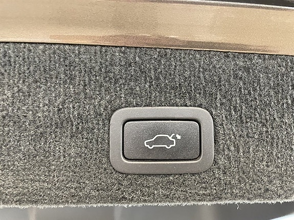Volvo V70 9 of 20