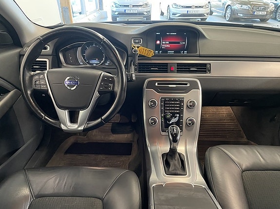 Volvo V70 12 of 20