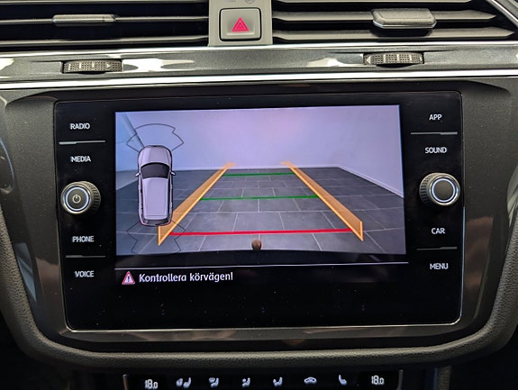Volkswagen Tiguan 24 of 27