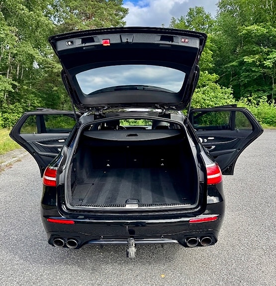 Mercedes-Benz E53 9 of 26
