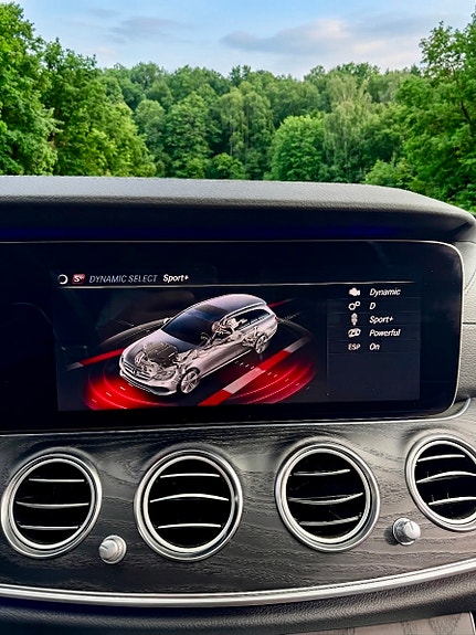 Mercedes-Benz E53 15 of 26