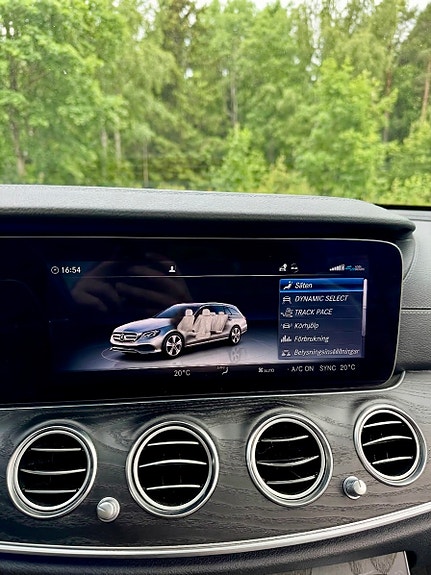 Mercedes-Benz E53 16 of 26