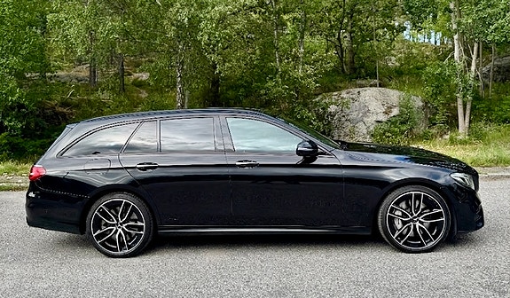 Mercedes-Benz E53 6 of 26
