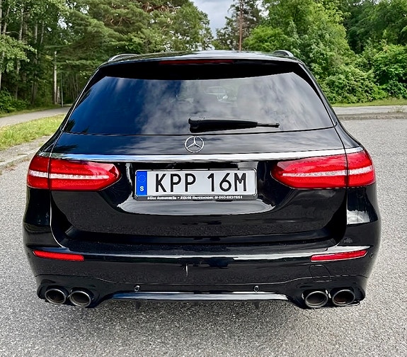 Mercedes-Benz E53 8 of 26