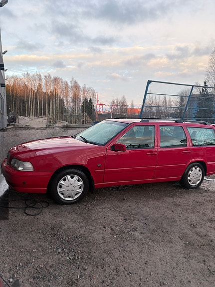 Volvo V70 4 of 4