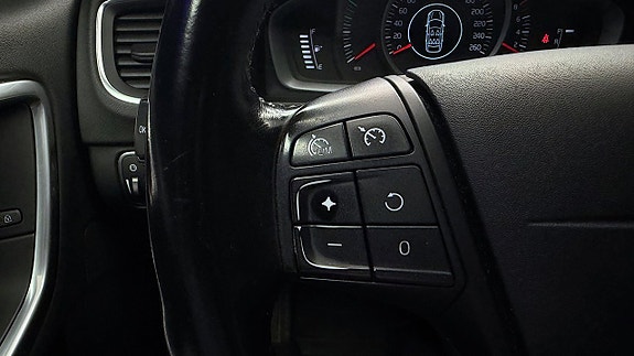 Volvo V60 17 of 30