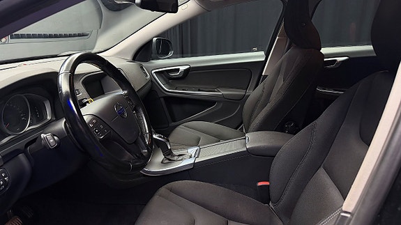Volvo V60 10 of 30
