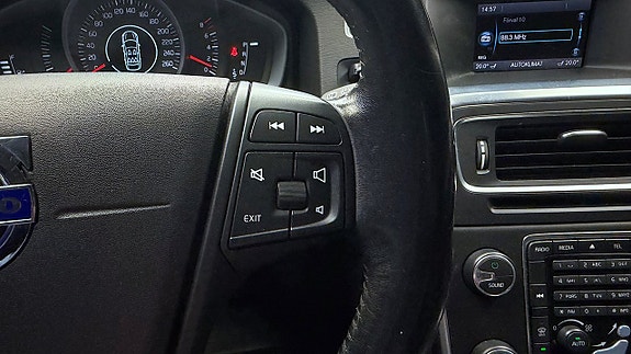 Volvo V60 19 of 30