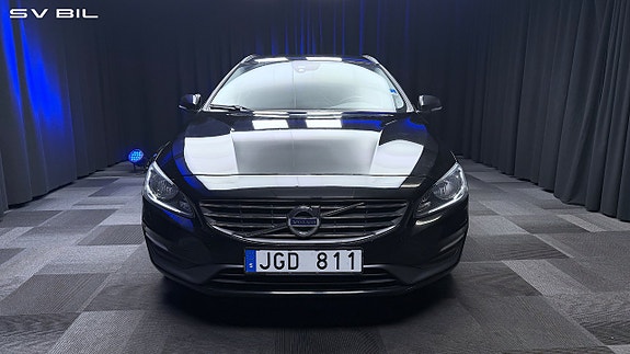 Volvo V60 2 of 30
