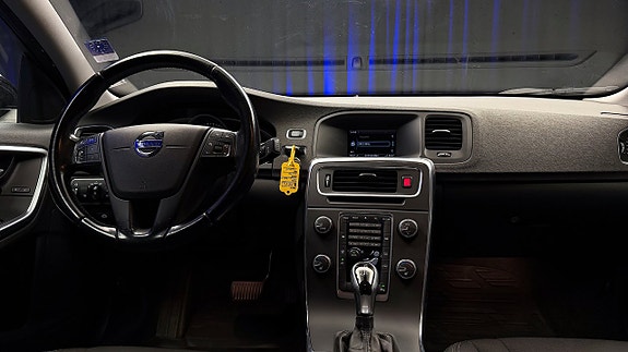 Volvo V60 14 of 30