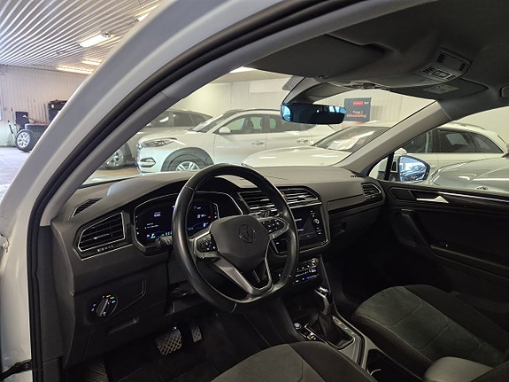 Volkswagen Tiguan 8 of 18