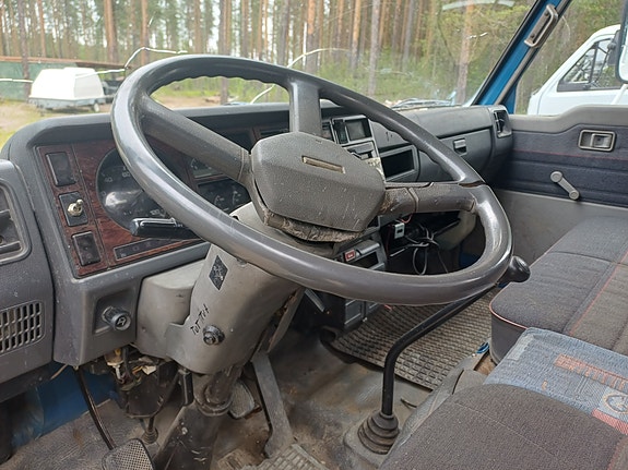 Mazda 4 of 6