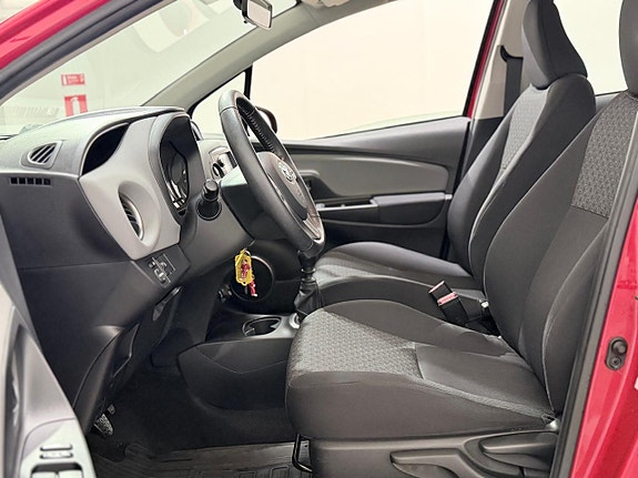 Toyota Yaris 9 of 23