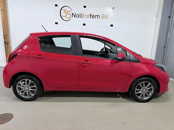 Toyota Yaris 6 of 23