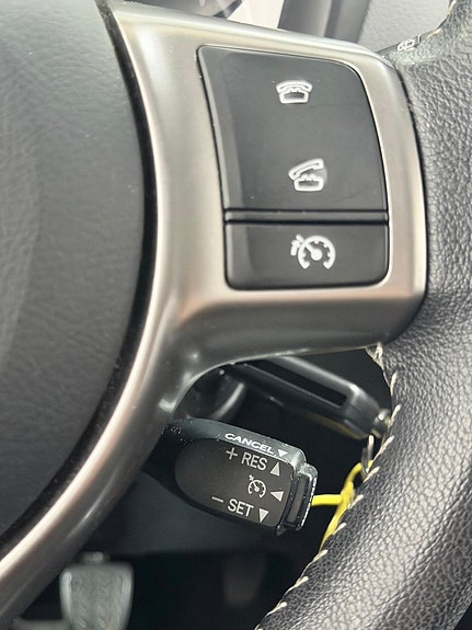 Toyota Yaris 14 of 23