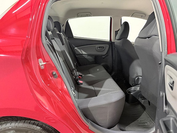 Toyota Yaris 20 of 23