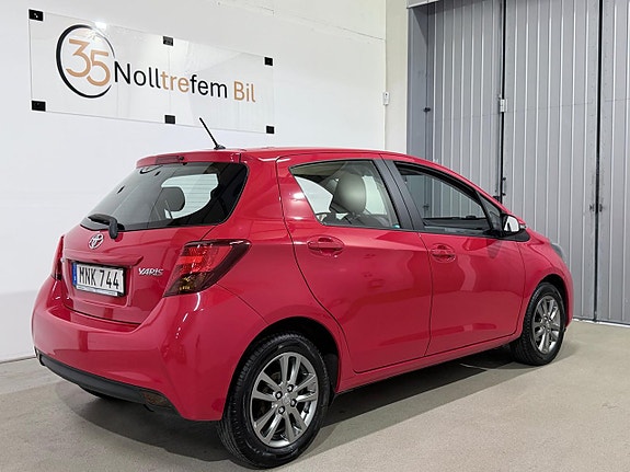 Toyota Yaris 5 of 23