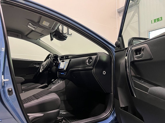 Toyota Auris 21 of 25