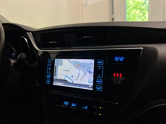 Toyota Auris 19 of 25