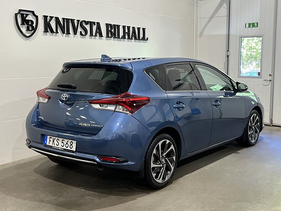 Toyota Auris 4 of 5