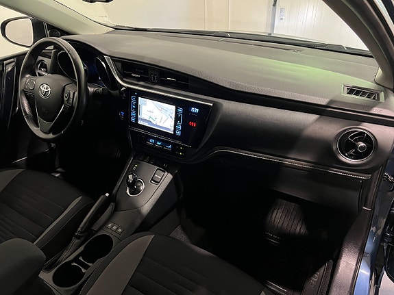 Toyota Auris 13 of 25